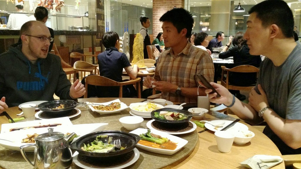 tim (Tim), IamHORRIBLE (Yao), The Undertaker (Yuming) disussing important clan stuff